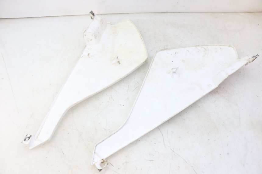 photo de HECKVERKLEIDUNG DERBI SENDA SM DRD 50 (2008 - 2013) - Details der Befestigungspunkte