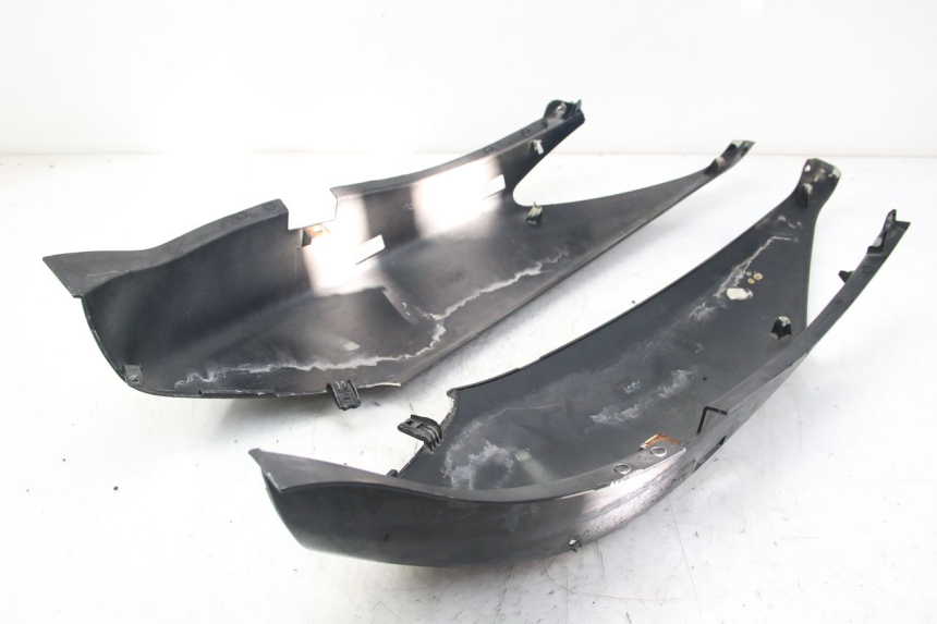 photo de HECKVERKLEIDUNG YAMAHA XMAX X-MAX 125 (2006 - 2009) - Kennzeichnungen und Originalreferenzen