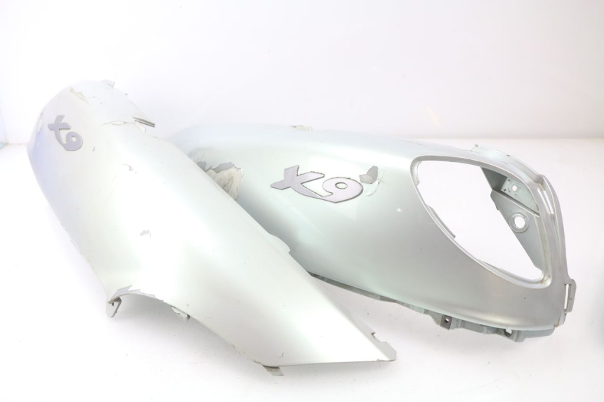 photo de HECKVERKLEIDUNG PIAGGIO X9 125 (2000 - 2003) - Charakteristische Merkmale