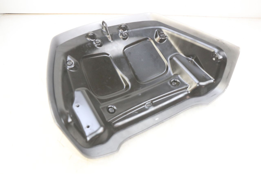 photo de HECKVERKLEIDUNG PIAGGIO XEVO - X EVO 125 (2007 - 2017) - Detailansicht des Bauteils