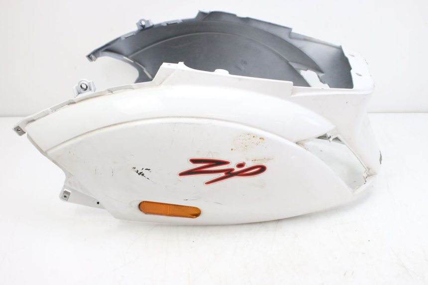 photo de HECKVERKLEIDUNG PIAGGIO ZIP 4T 50 (2018 - 2020) - Detailansicht des Bauteils