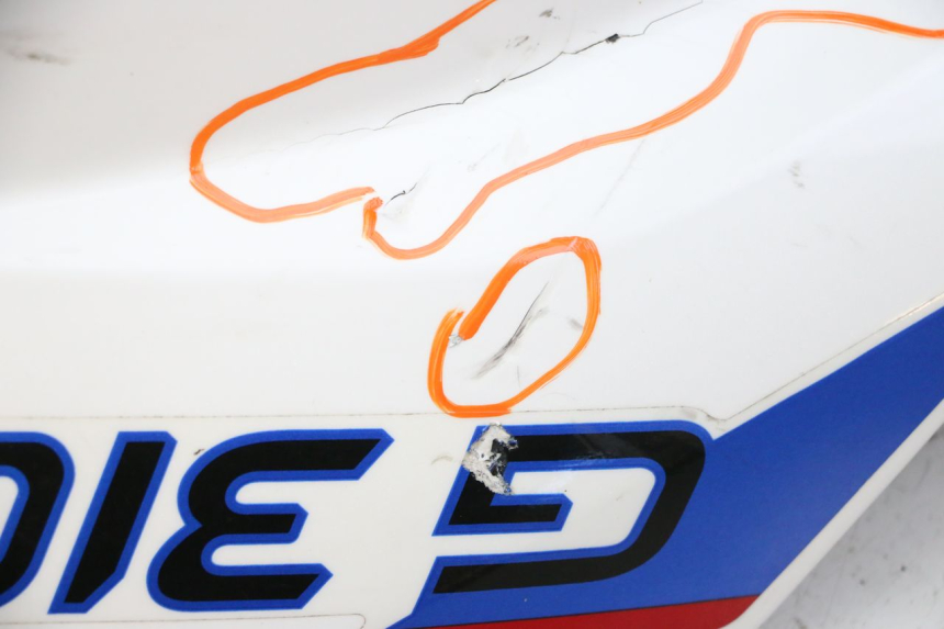 photo de TANK VERKLEIDUNG RECHTE BMW G310 R 310 (2016 - 2020) - Detaillierte Sichtprüfung
