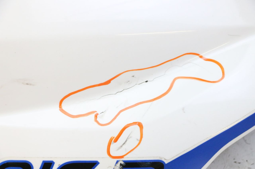 photo de TANK VERKLEIDUNG RECHTE BMW G310 R 310 (2016 - 2020) - Fokus auf die Struktur