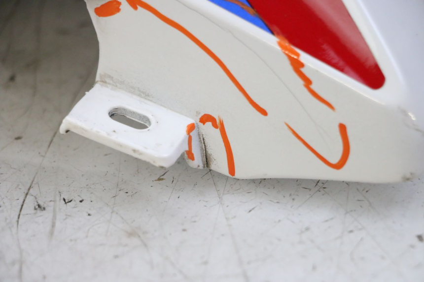 photo de TANK VERKLEIDUNG RECHTE BMW G310 R 310 (2016 - 2020) - Kennzeichnungen und Originalreferenzen