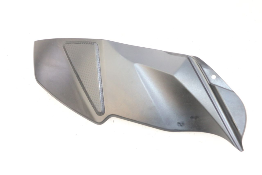 photo de RECHTSSEITIGE TANKVERKLEIDUNG SUZUKI GSR 750 (2011 - 2017) - Hauptansicht