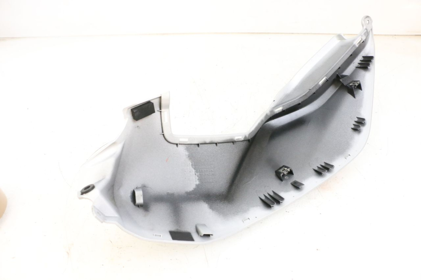 photo de TANK VERKLEIDUNG RECHTE YAMAHA MT-07 MT07 ABS 700 (2018 - 2020) - Zoom auf Gebrauchszustand