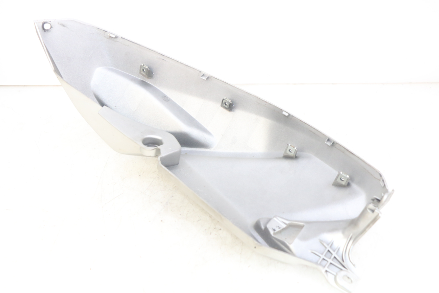 photo de RECHTER TANKVERKLEIDUNG YAMAHA MT ABS 125 (2014 - 2018) - Oberflächenzustand und Material