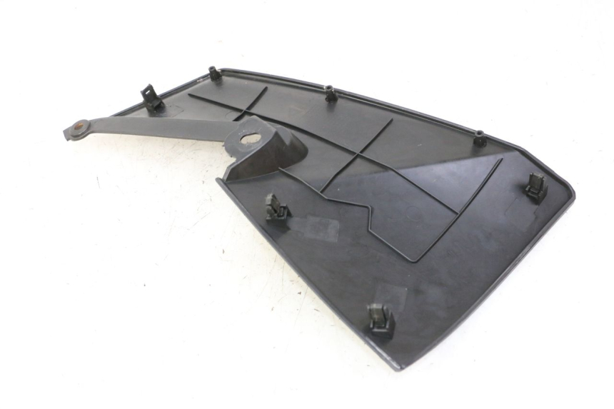 photo de TANK VERKLEIDUNG RECHTE MAG POWER R-STREET 50 (2016 - 2025) - Zoom auf Gebrauchszustand