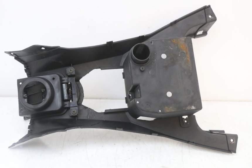 photo de TANK VERKLEIDUNG LONGJIA EASY MAX 125 (2020 - 2024) - Details der Befestigungspunkte