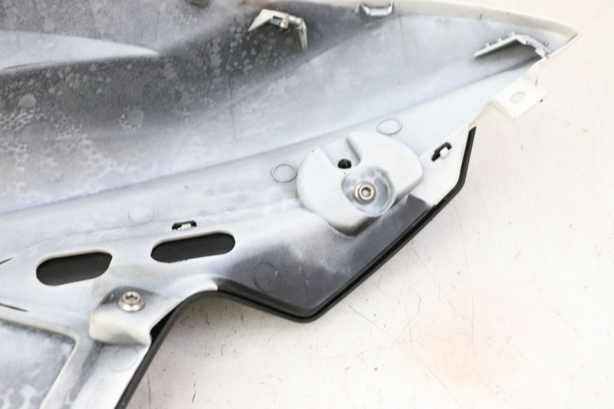 photo de TANK VERKLEIDUNG LINKS BMW G310 R 310 (2016 - 2020) - Technische Nahaufnahme