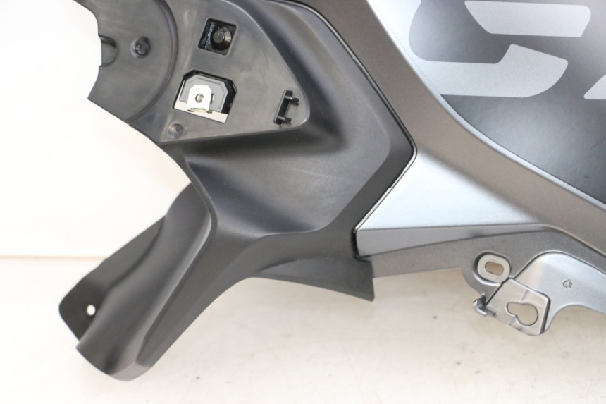 photo de TANK VERKLEIDUNG LINKS BMW R GS 1250 (2021 - 2024) - Detaillierte Sichtprüfung