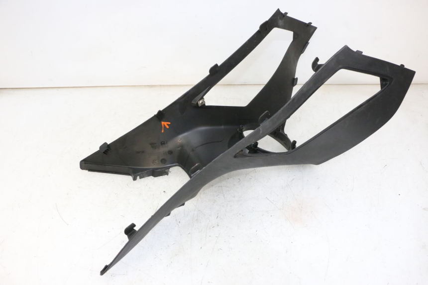 photo de TANK VERKLEIDUNG GILERA NEXUS 300 (2008 - 2013) - Detailansicht des Bauteils