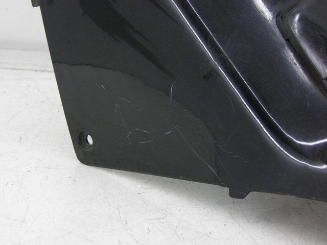 photo de TANK VERKLEIDUNG HONDA FES PANTHEON 125 (2003 - 2007) - Hochauflösende Nahaufnahme