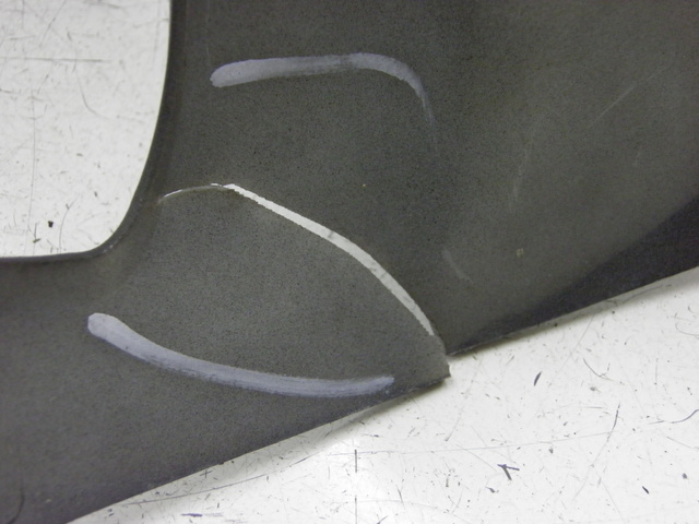 photo de TANK VERKLEIDUNG HONDA FES PANTHEON 125 (2003 - 2007) - Oberflächenzustand und Material