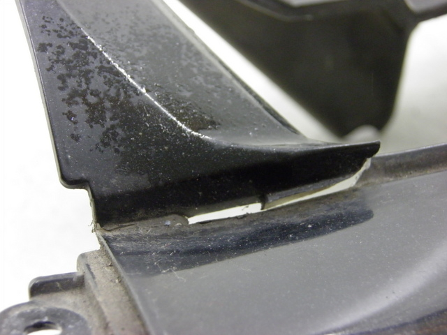 photo de TANK VERKLEIDUNG HONDA FES PANTHEON 125 (2003 - 2007) - Kennzeichnungen und Originalreferenzen