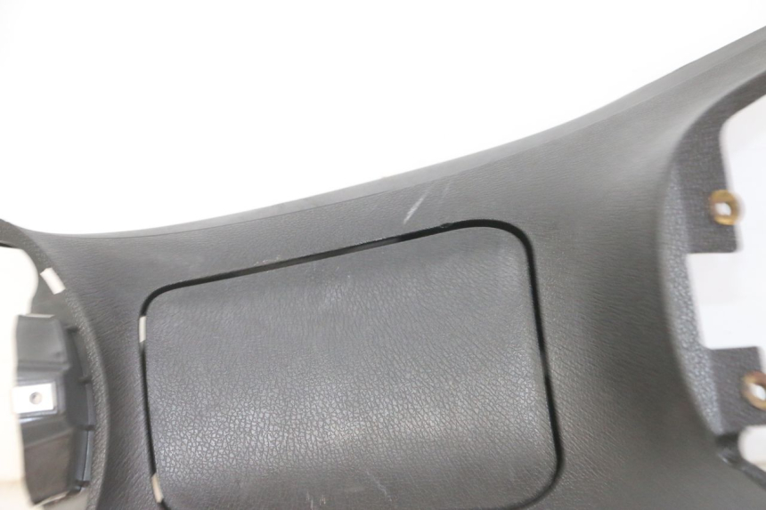 photo de TANK VERKLEIDUNG PIAGGIO IE MP3 YOURBAN 300 (2011 - 2016) - Zoom auf Gebrauchszustand