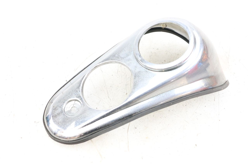 photo de TANK VERKLEIDUNG JINLUN JL HIGHLANDER 125 (2007 - 2015) - Details der Befestigungspunkte