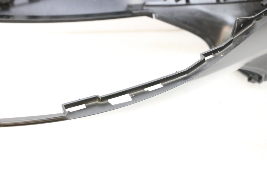 photo de TANK VERKLEIDUNG PIAGGIO MP3 HPE 350 (2018 - 2020) - Technische Nahaufnahme