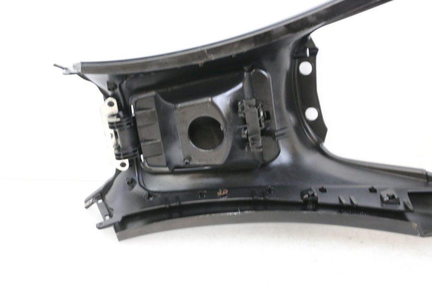 photo de TANK VERKLEIDUNG PIAGGIO MP3 HPE 350 (2018 - 2020) - Kennzeichnungen und Originalreferenzen