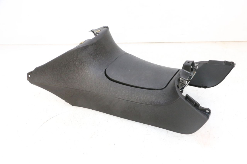 photo de TANK VERKLEIDUNG PIAGGIO MP3 HPE 300 (2019 - 2026) - Zoom auf Komponenten