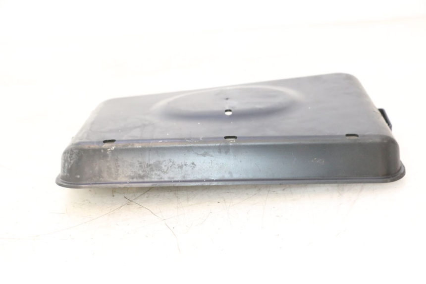 photo de TANK VERKLEIDUNG PIAGGIO MP3 HPE 530 (2022 - 2026) - Detailansicht des Bauteils