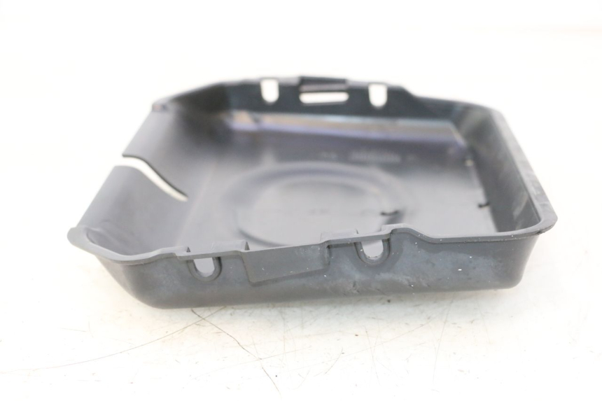 photo de TANK VERKLEIDUNG PIAGGIO MP3 HPE 530 (2022 - 2026) - Zoom auf Gebrauchszustand