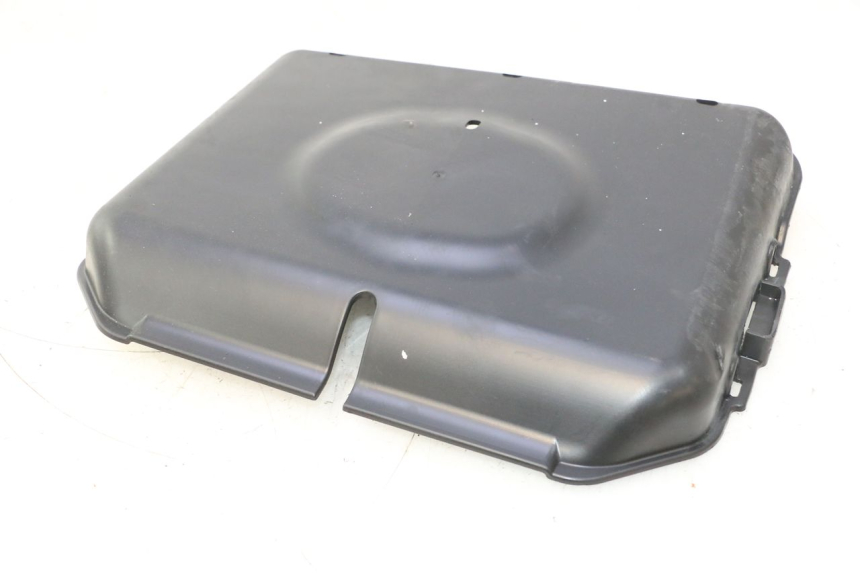 photo de TANK VERKLEIDUNG PIAGGIO MP3 HPE 530 (2022 - 2026) - Alternative Perspektive