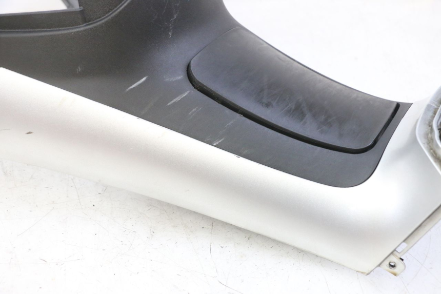 photo de TANK VERKLEIDUNG PIAGGIO MP3 LT 300 (2010 - 2016) - Detaillierte Sichtprüfung