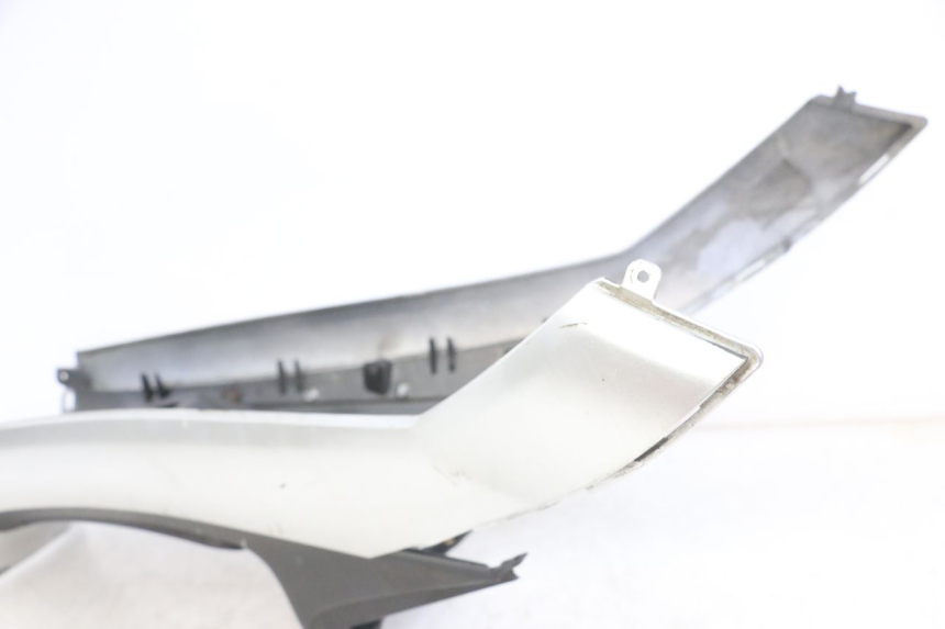 photo de TANK VERKLEIDUNG PIAGGIO MP3 LT 300 (2010 - 2016) - Technische Nahaufnahme