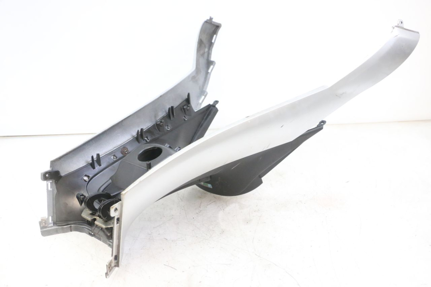 photo de TANK VERKLEIDUNG PIAGGIO MP3 LT 300 (2010 - 2016) - Geprüftes Gebrauchtteil