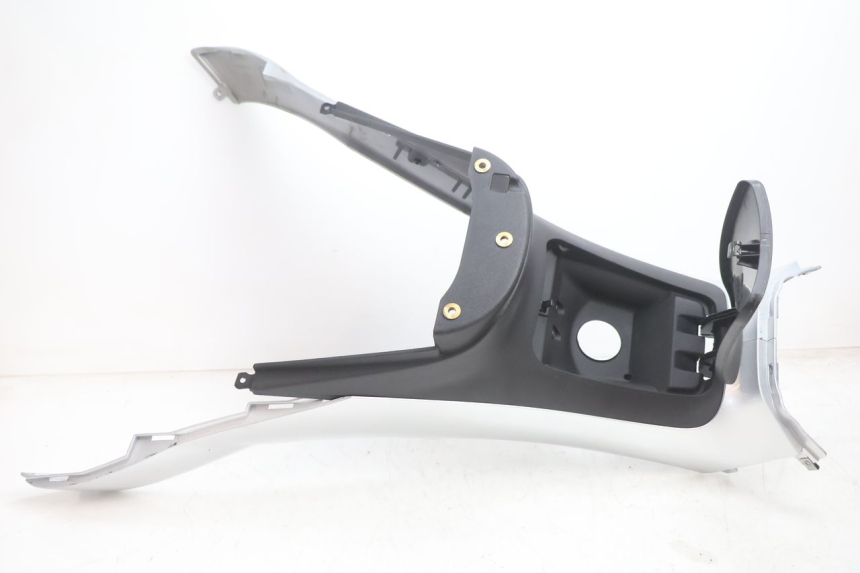 photo de TANK VERKLEIDUNG PIAGGIO MP3 LT 300 (2010 - 2016) - Zoom auf Gebrauchszustand