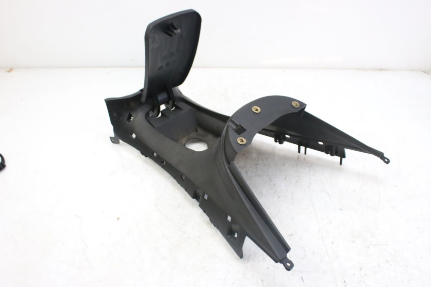 photo de TANKVERKLEIDUNG PIAGGIO MP3 RL 250 (2006 - 2010) - Details der Befestigungspunkte