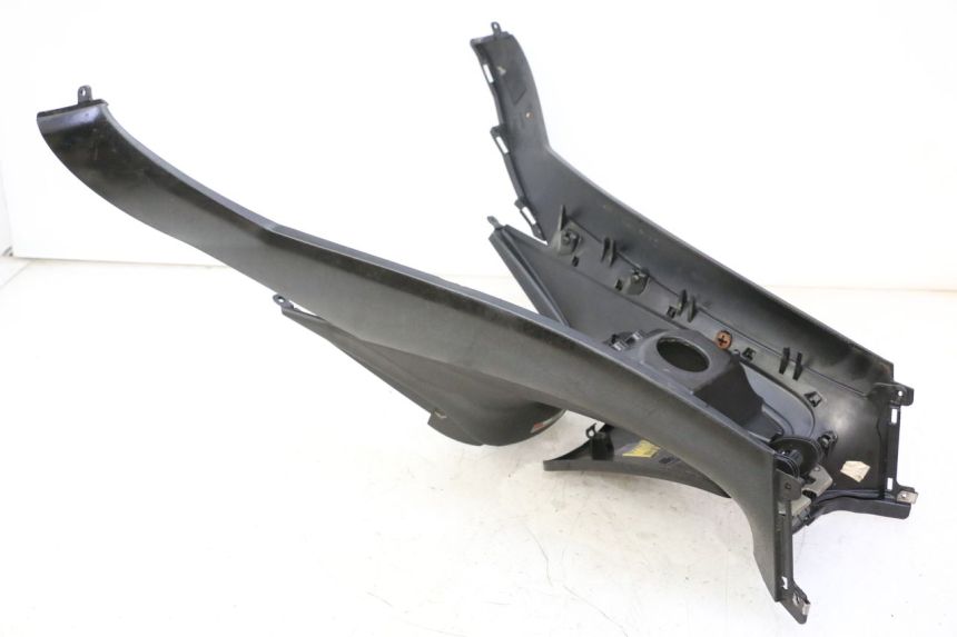 photo de TANK VERKLEIDUNG PIAGGIO MP3 500 (2011 - 2015) - Detailansicht des Bauteils