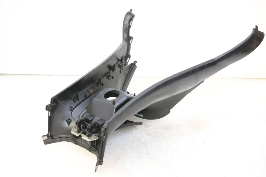 photo de TANK VERKLEIDUNG PIAGGIO MP3 500 (2011 - 2015) - Zoom auf Gebrauchszustand