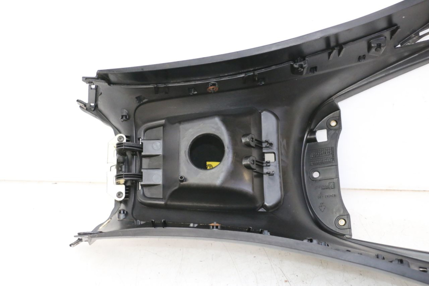 photo de TANK VERKLEIDUNG PIAGGIO MP3 500 (2011 - 2015) - Technische Nahaufnahme