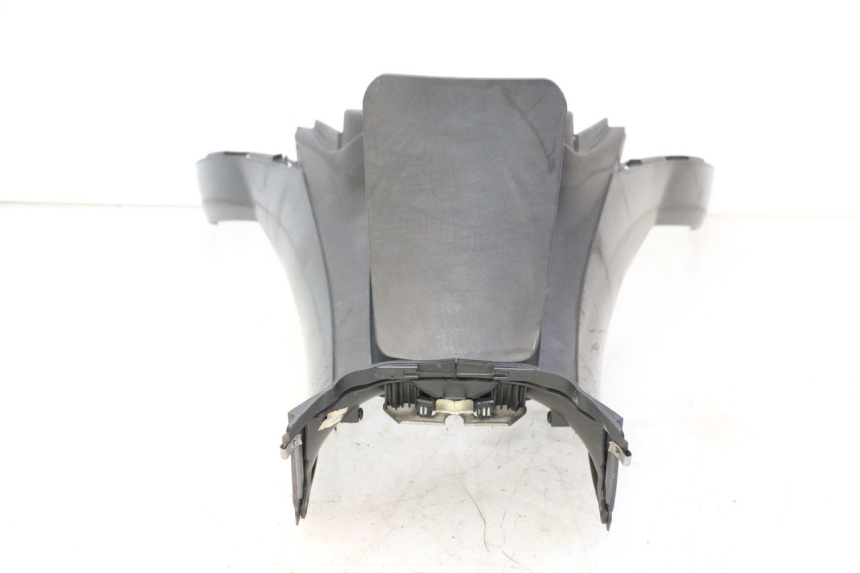 photo de TANK VERKLEIDUNG PIAGGIO MP3 500 (2011 - 2015) - Details der Befestigungspunkte