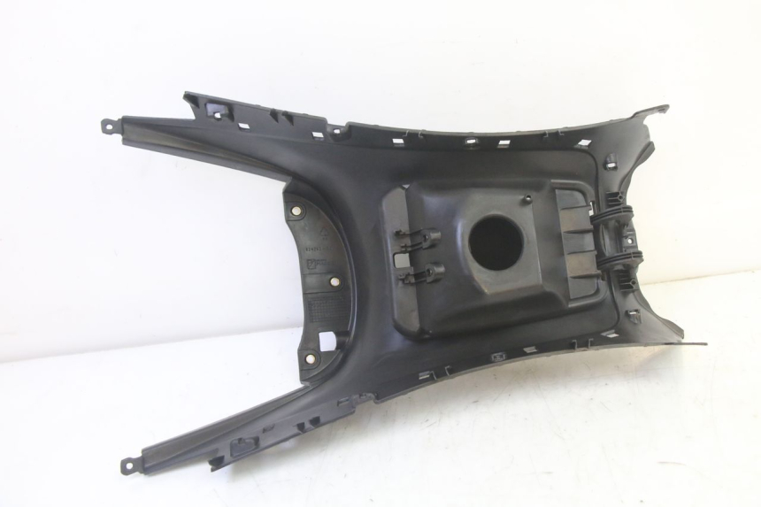 photo de TANK VERKLEIDUNG PIAGGIO MP3 125 (2006 - 2014) - Details der Befestigungspunkte