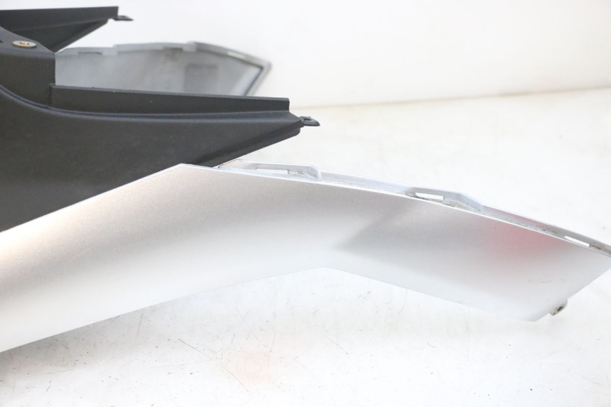 photo de TANKVERKLEIDUNG PIAGGIO MP3 RL 250 (2006 - 2010) - Charakteristische Merkmale