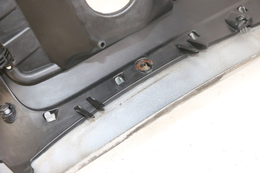 photo de TANKVERKLEIDUNG PIAGGIO MP3 RL 250 (2006 - 2010) - Zoom auf Gebrauchszustand