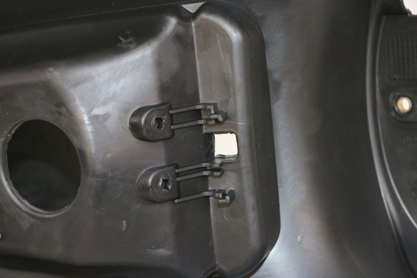 photo de TANKVERKLEIDUNG PIAGGIO MP3 RL 250 (2006 - 2010) - Technische Nahaufnahme