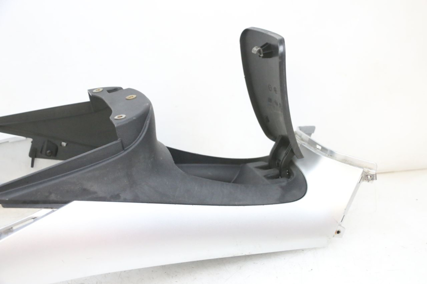 photo de TANKVERKLEIDUNG PIAGGIO MP3 RL 250 (2006 - 2010) - Oberflächenzustand und Material