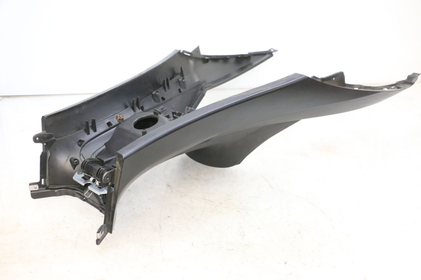 photo de TANK VERKLEIDUNG PIAGGIO MP3 500 (2016 - 2018) - Ergänzendes Produktfoto