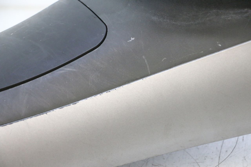 photo de TANK VERKLEIDUNG PIAGGIO MP3 125 (2006 - 2014) - Charakteristische Merkmale