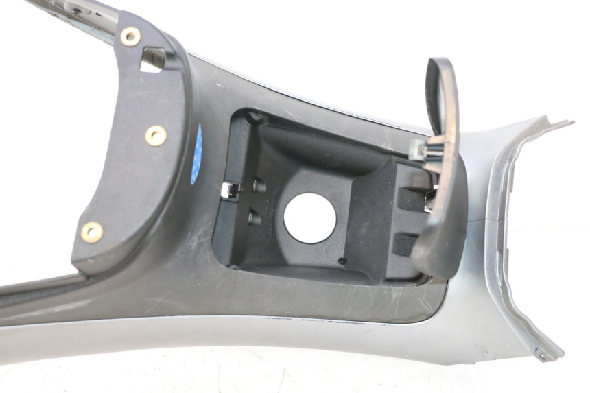 photo de TANK VERKLEIDUNG PIAGGIO MP3 125 (2006 - 2014) - Profilansicht des Ersatzteils