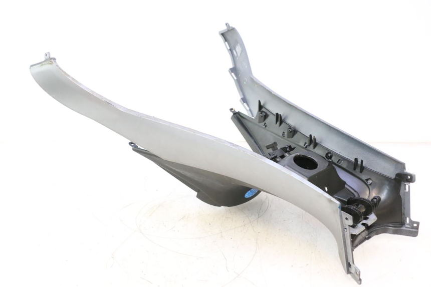 photo de TANK VERKLEIDUNG PIAGGIO MP3 125 (2006 - 2014) - Zoom auf Gebrauchszustand