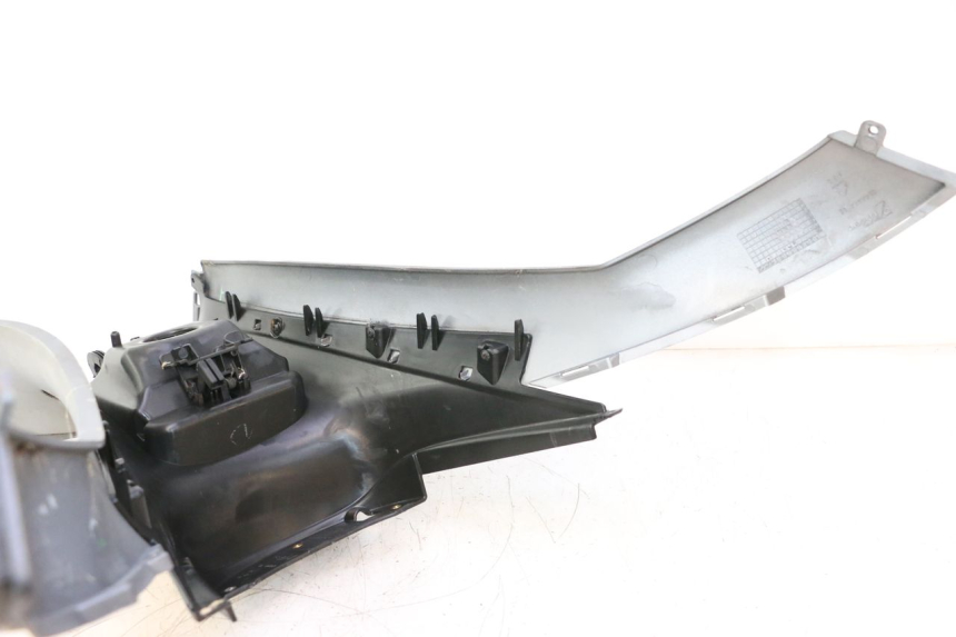 photo de TANK VERKLEIDUNG PIAGGIO MP3 125 (2006 - 2014) - Technische Nahaufnahme