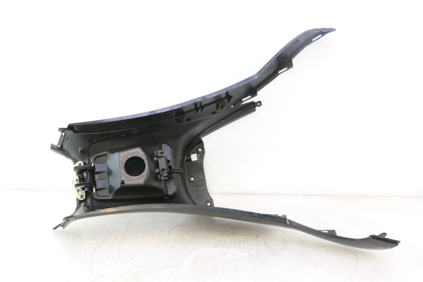 photo de TANK VERKLEIDUNG PIAGGIO MP3 500 (2011 - 2015) - Zoom auf Gebrauchszustand