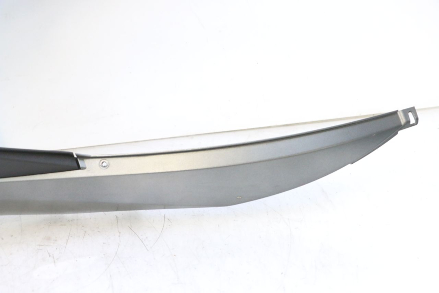 photo de TANK VERKLEIDUNG PIAGGIO MP3 500 (2016 - 2018) - Detailansicht des Bauteils