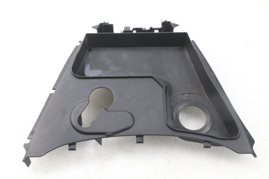 photo de TANK VERKLEIDUNG MBK MW TRYPTIK 125 (2017 - 2022) - Zoom auf Gebrauchszustand