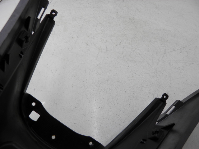 photo de TANK VERKLEIDUNG PIAGGIO MP3 RL 125 (2008 - 2009) - Detailansicht des Bauteils